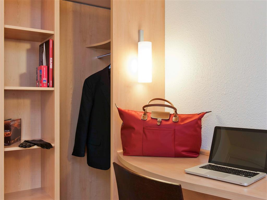 Готель Ibis Lille Centre Gares Екстер'єр фото