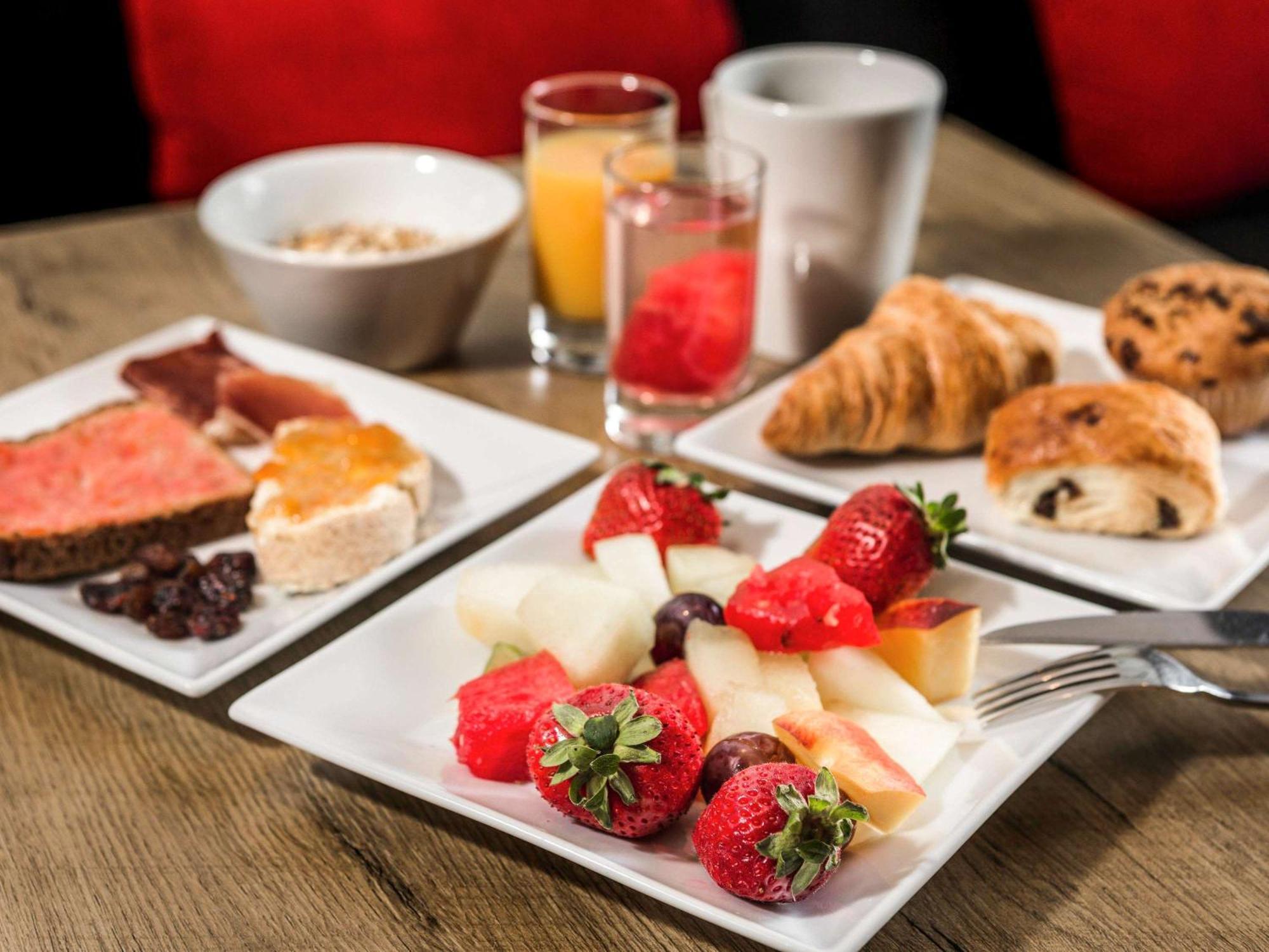 Готель Ibis Lille Centre Gares Екстер'єр фото